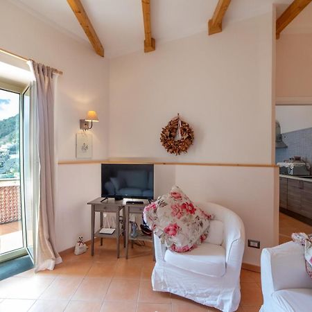 Donna Carmela Apartment Скала Екстериор снимка