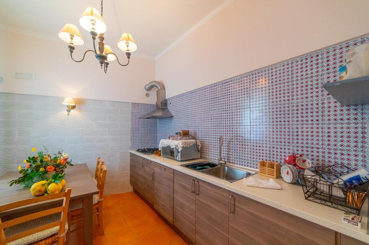 Donna Carmela Apartment Скала Екстериор снимка