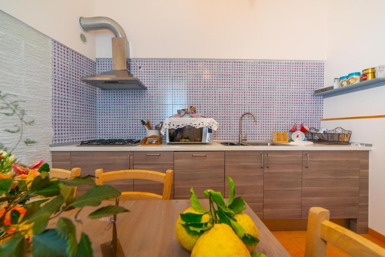 Donna Carmela Apartment Скала Екстериор снимка